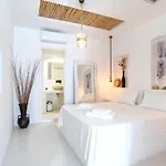 Helmos Premium Naxos City